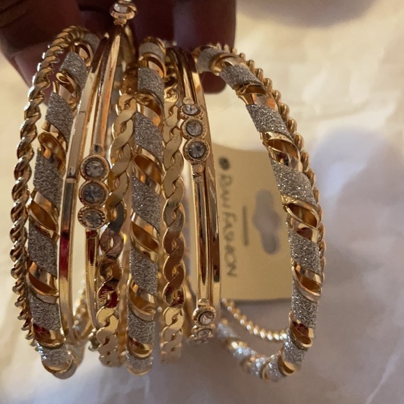 GOLD MULTI LAYER BANGLE BRACELET - Picture 6 of 6